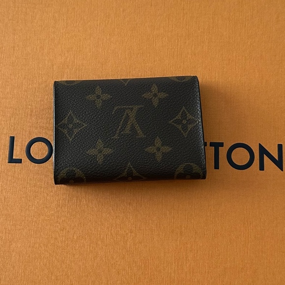 Louis Vuitton Envelope Business Card Holder - Picture 2 of 15